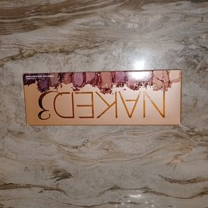 Naked 3 eyeshadow palette